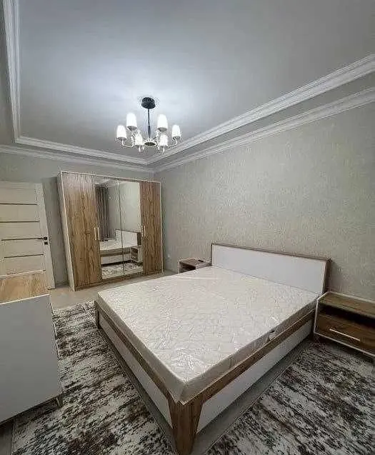 Шикарная квартира, 2 комн., 60 м², 4/7 эт., Сергелийский — фото 1