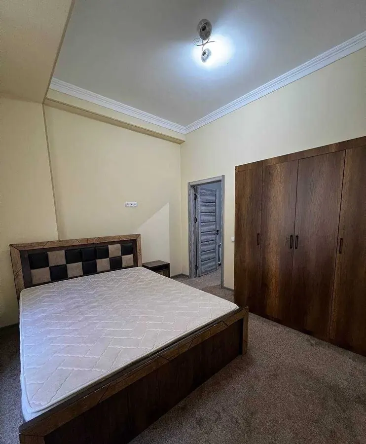 Квартира, 3 комн., 87 м², 1/9 эт., Алмазарский, Сой Бои, Каракамыш Ош — фото 1