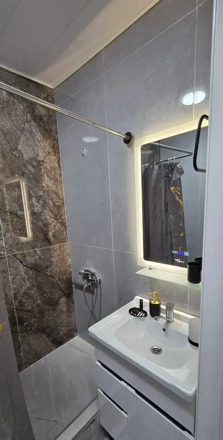 Шикарная квартира, 2 комн., 35 м², 2/16 эт., Сергелийский — фото 8