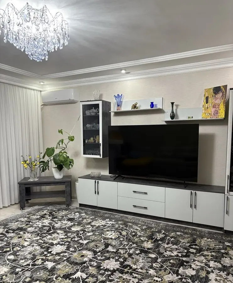 Шикарная квартира, 2 комн., 70 м², 9/9 эт., Мирабадский — фото 1