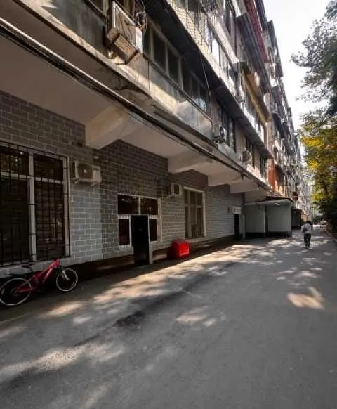 Просторное помещение, 27 м², Яккасарайский, парк Голубые купола — фото 4