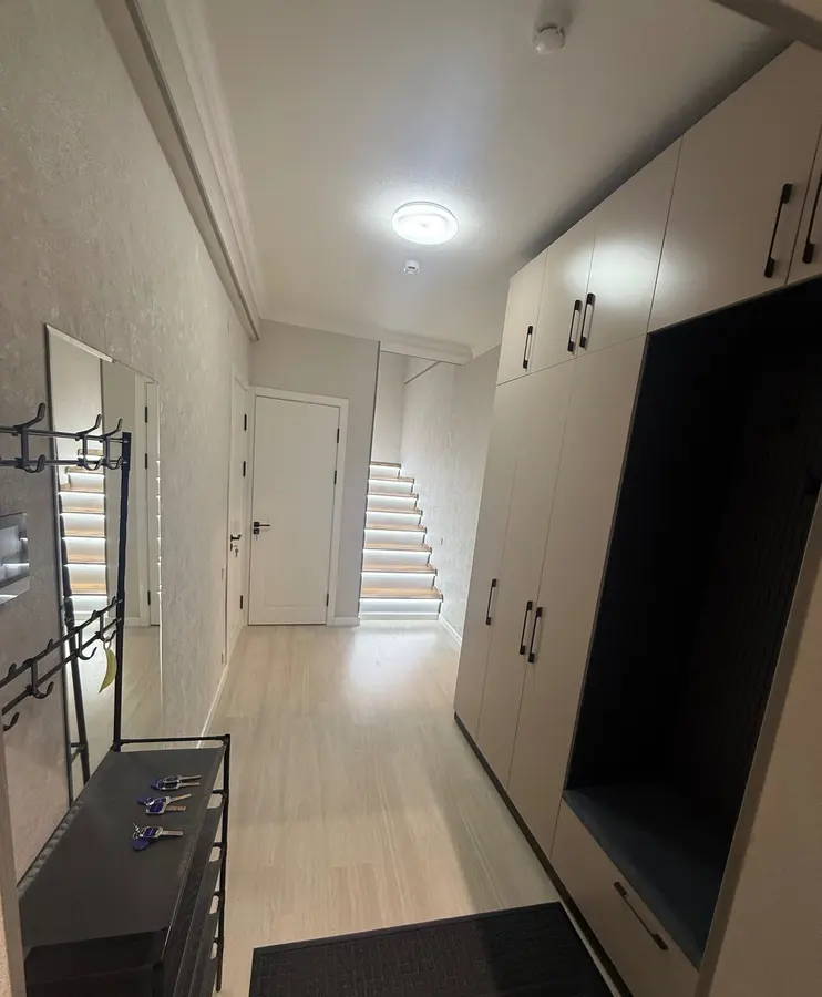 Шикарная квартира, 2 комн., 86 м², 7/8 эт., Мирабадский — фото 1