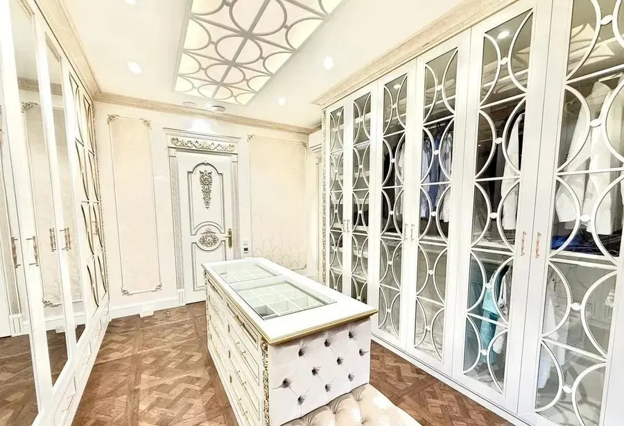 Шикарная квартира, 8 комн., 238 м², 3/16 эт., Яккасарайский, рядом с лифтом — фото 4