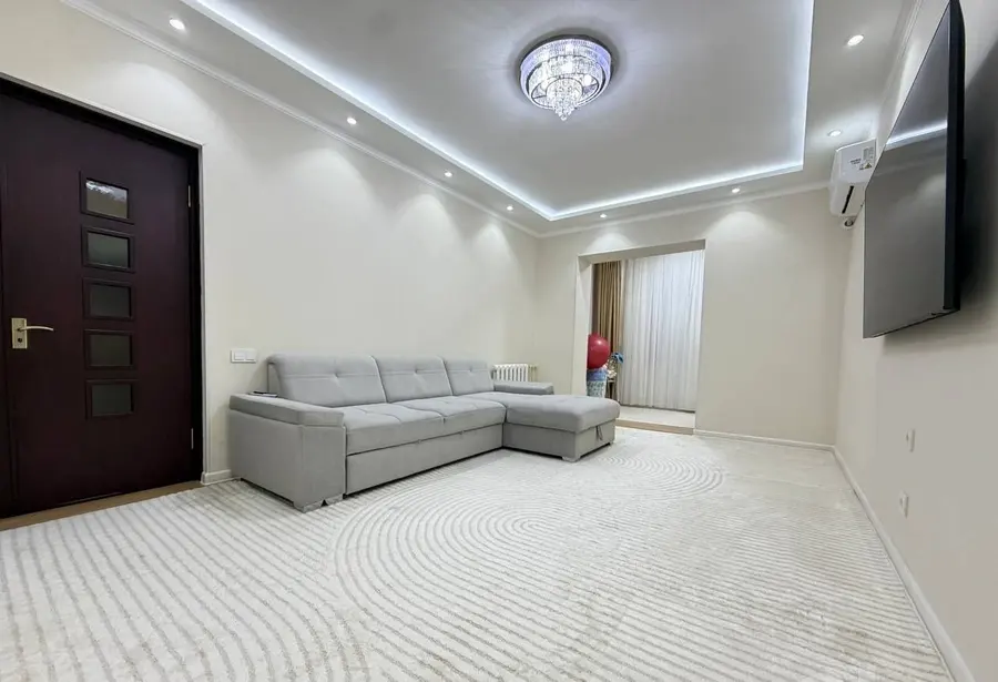 Шикарная квартира, 3 комн., 75 м², 1/4 эт., Бектемирский, Базарчик — фото 1
