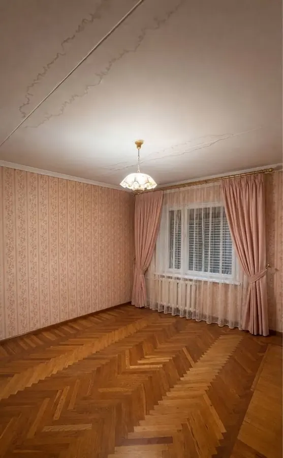 Квартира, 3 комн., 75 м², 4/4 эт., Мирзо-Улугбекский, Карасу-1 — фото 1