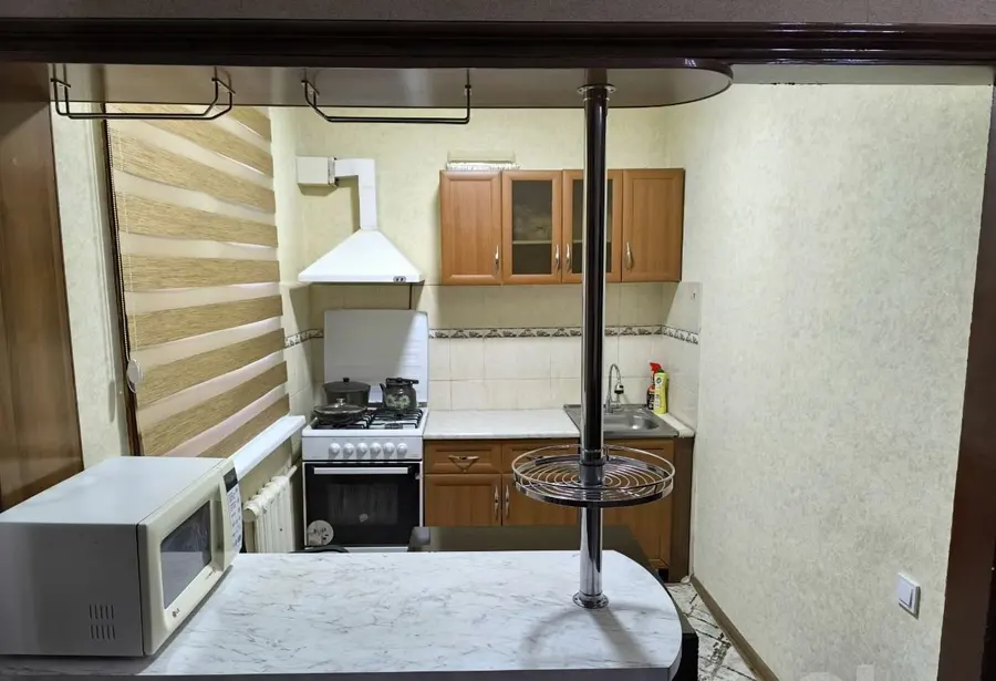 Шикарная квартира, 1 комн., 33 м², 4/4 эт., Чиланзарский, Чиланзар 2 квартал — фото 3