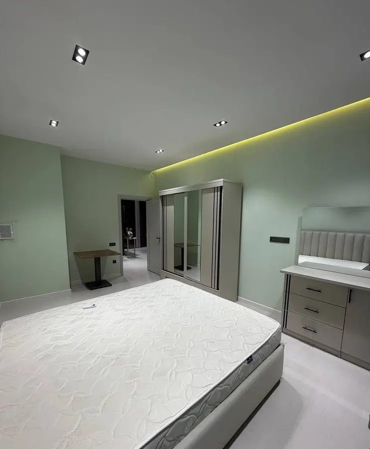 Шикарная квартира, 3 комн., 100 м², 10/11 эт., Чиланзарский, Чиланзар 4 квартал — фото 1