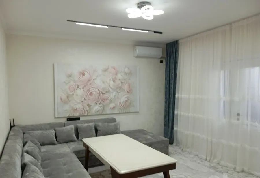 Шикарная квартира, 1 комн., 42 м², 3/9 эт., Яшнабадский, Асалобод 2 — фото 1