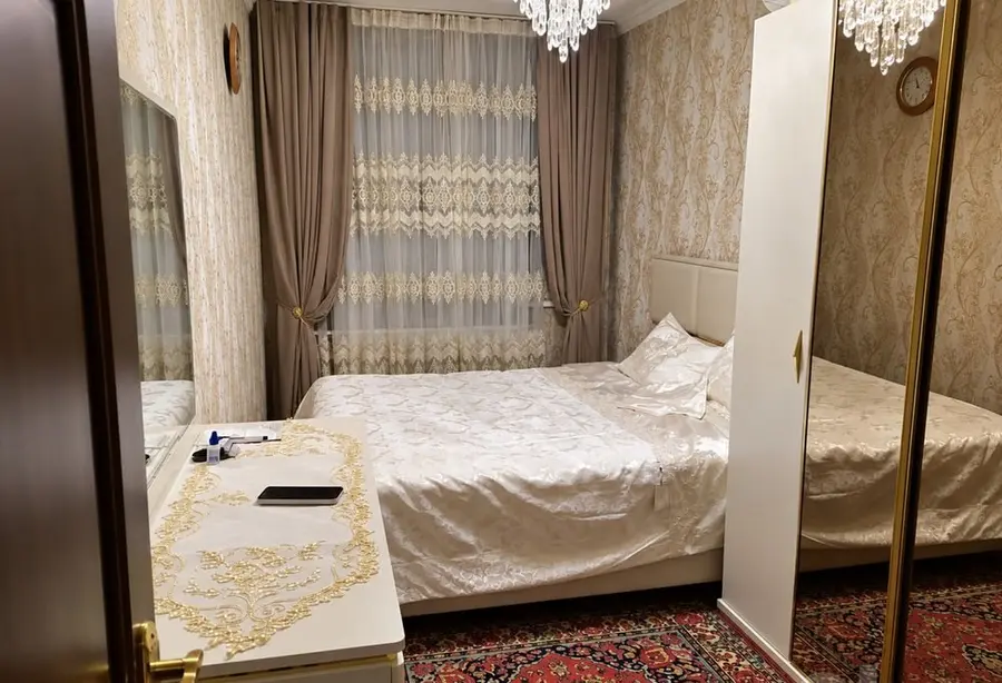 Шикарная квартира, 4 комн., 72 м², 2/4 эт., Юнусабадский, метро Юнусабад — фото 2