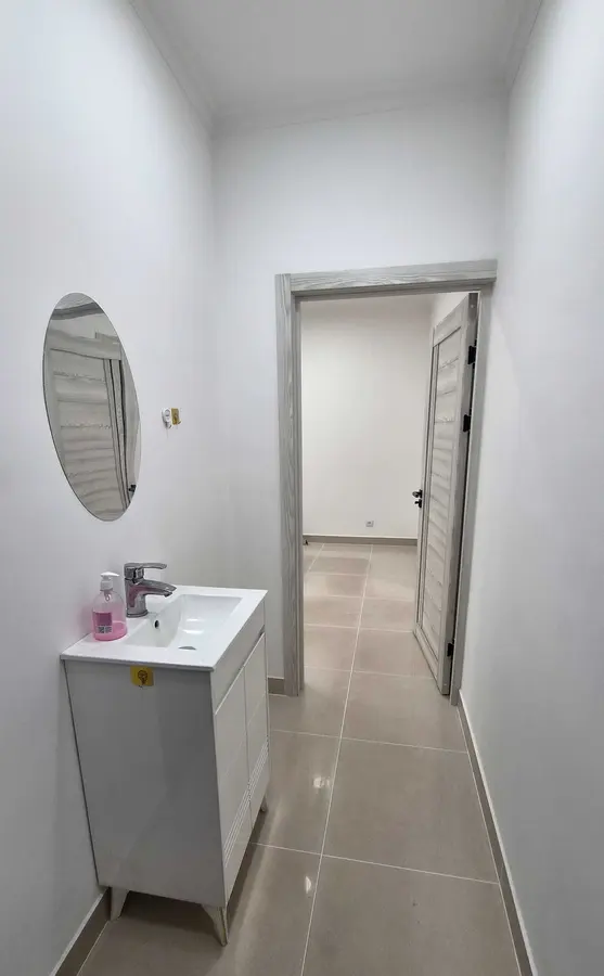 Шикарная квартира, 3 комн., 53 м², 1/4 эт., Мирзо-Улугбекский, Ялангач 100 дом — фото 10