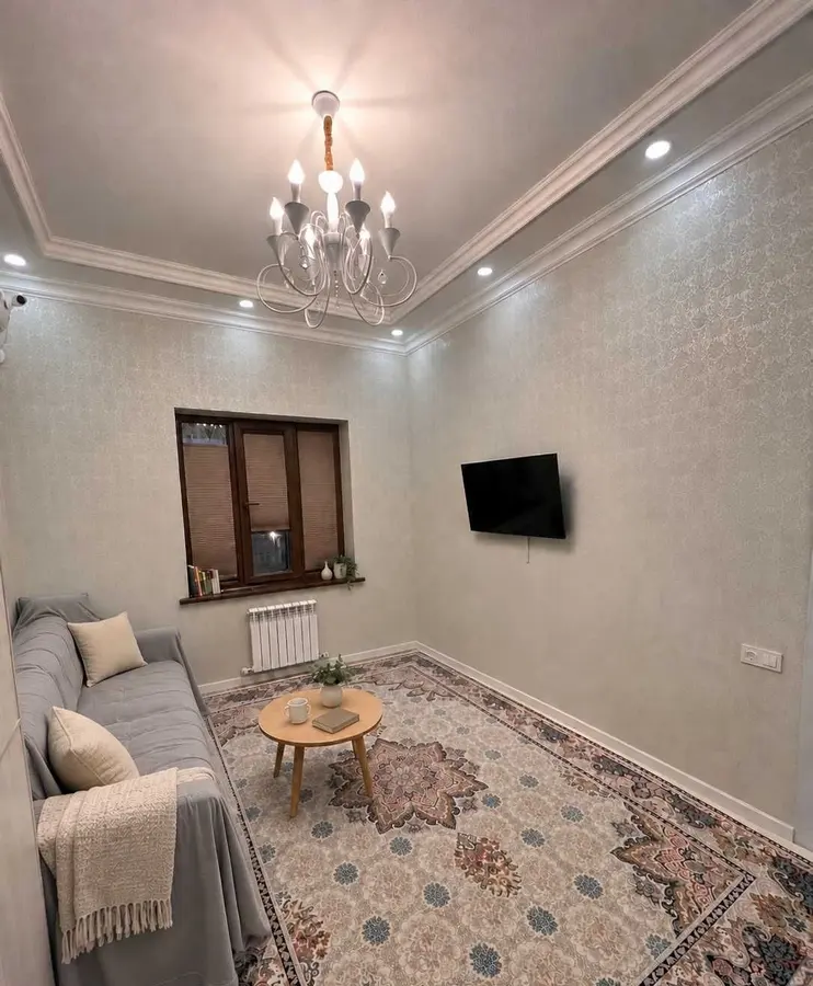 Шикарная квартира, 2 комн., 42 м², 3/6 эт., Мирзо-Улугбекский, Карасу-6 — фото 1