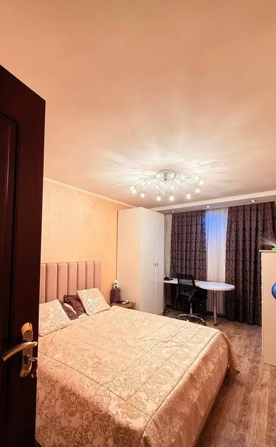 Шикарная квартира, 3 комн., 68 м², 4/4 эт., Чиланзарский, метро Мирзо-Улугбек — фото 1