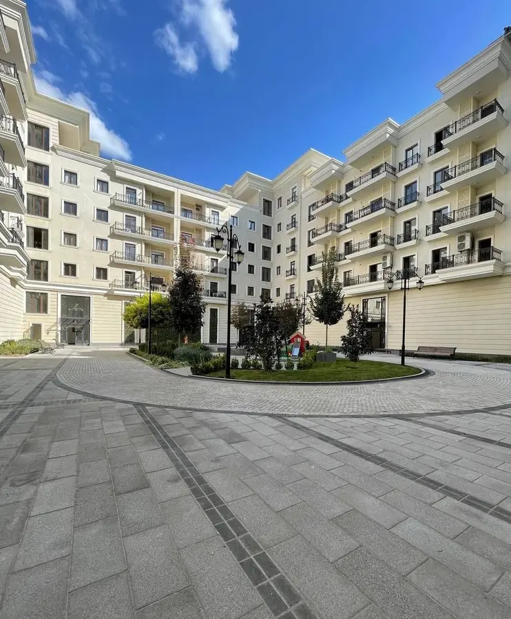 Шикарная квартира, 2 комн., 85 м², 3/8 эт., Шайхантахурский, /Улица — фото 1