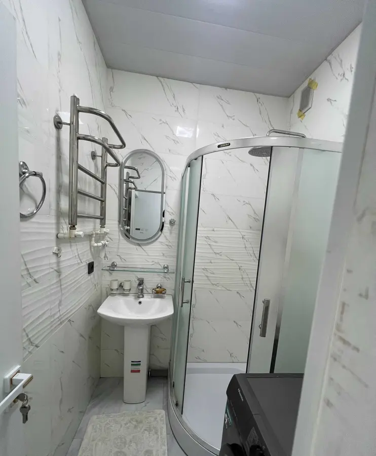 Шикарная квартира, 2 комн., 60 м², 3/5 эт., Юнусабадский, Юнусабад 7 квартал — фото 7