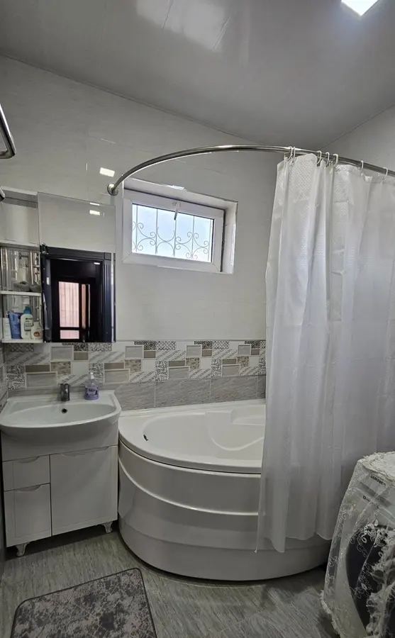 Шикарная квартира, 3 комн., 71 м², 4/4 эт., Яшнабадский, Асалабад-2 — фото 9
